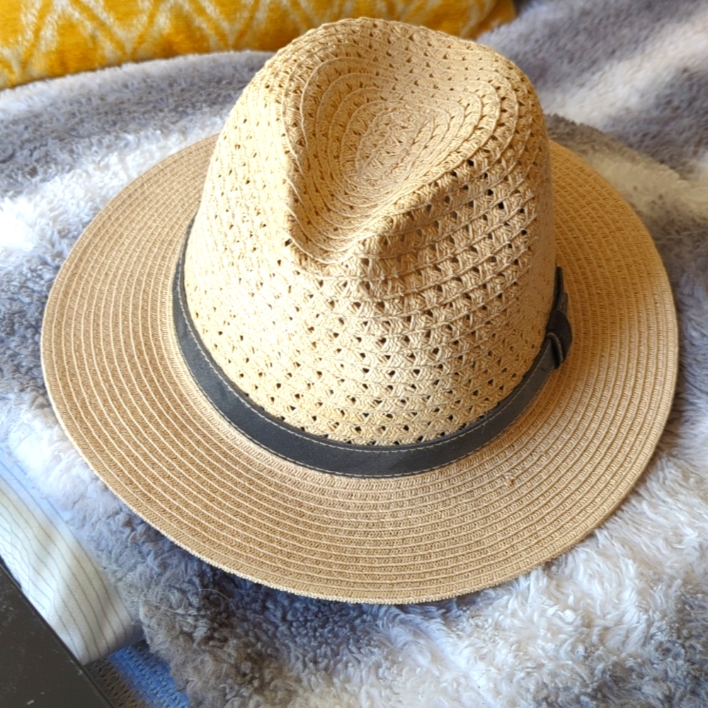 Men's perforated straw hat by Scala